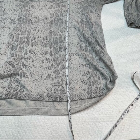 joie Animal Print Long Sleeve Sweater Lightweight Size S - Picture 6 of 10